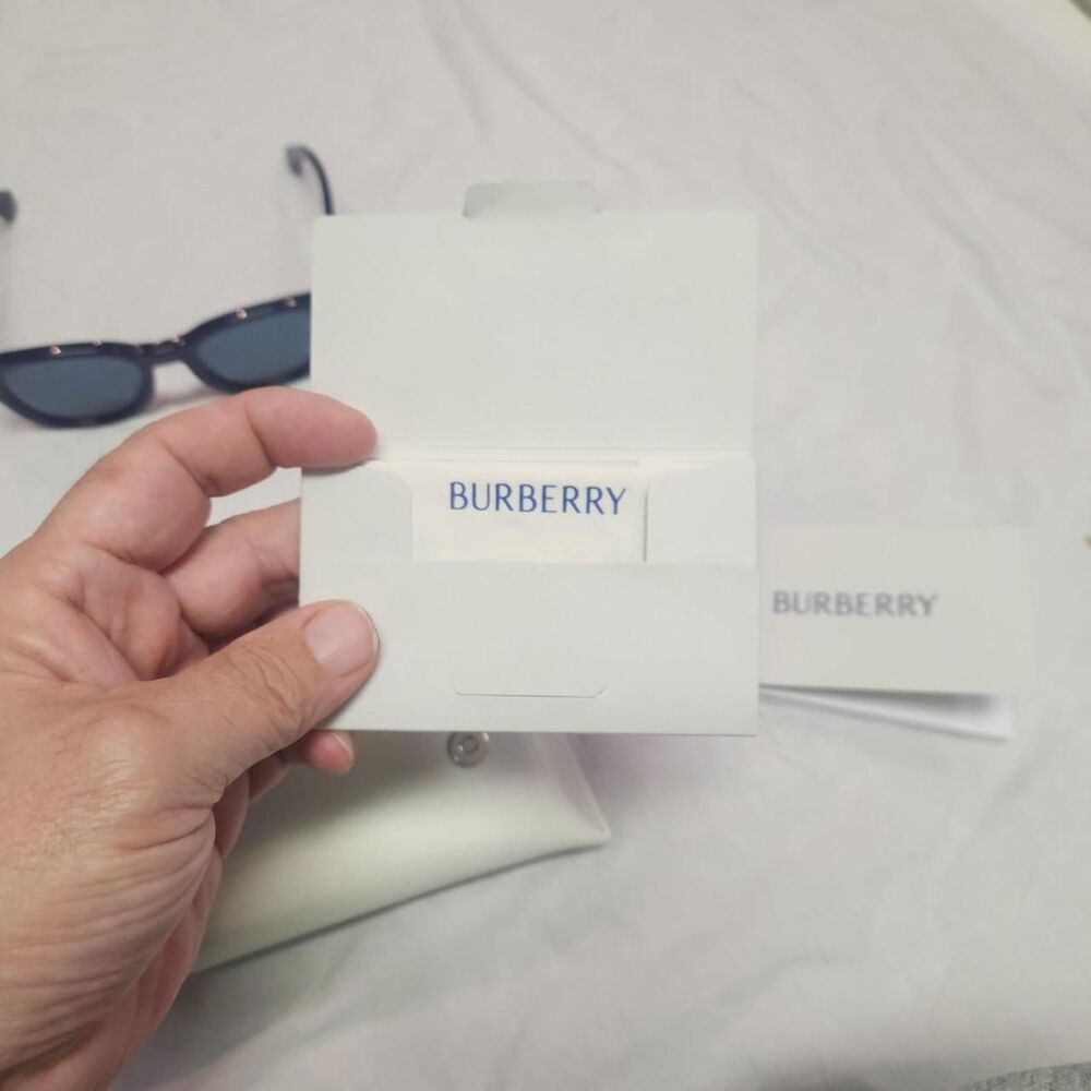 Burberry Navy Blue Sunglasses - Picture 4 of 8